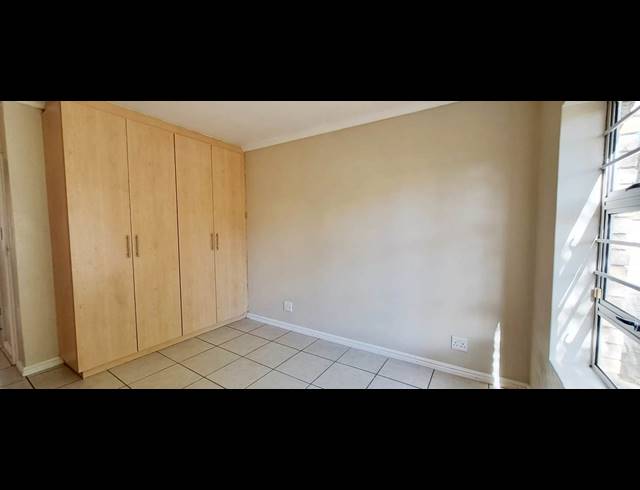 2 BEDROOM TOWNHOUSE RENTED IN WALMER HEIGHTS